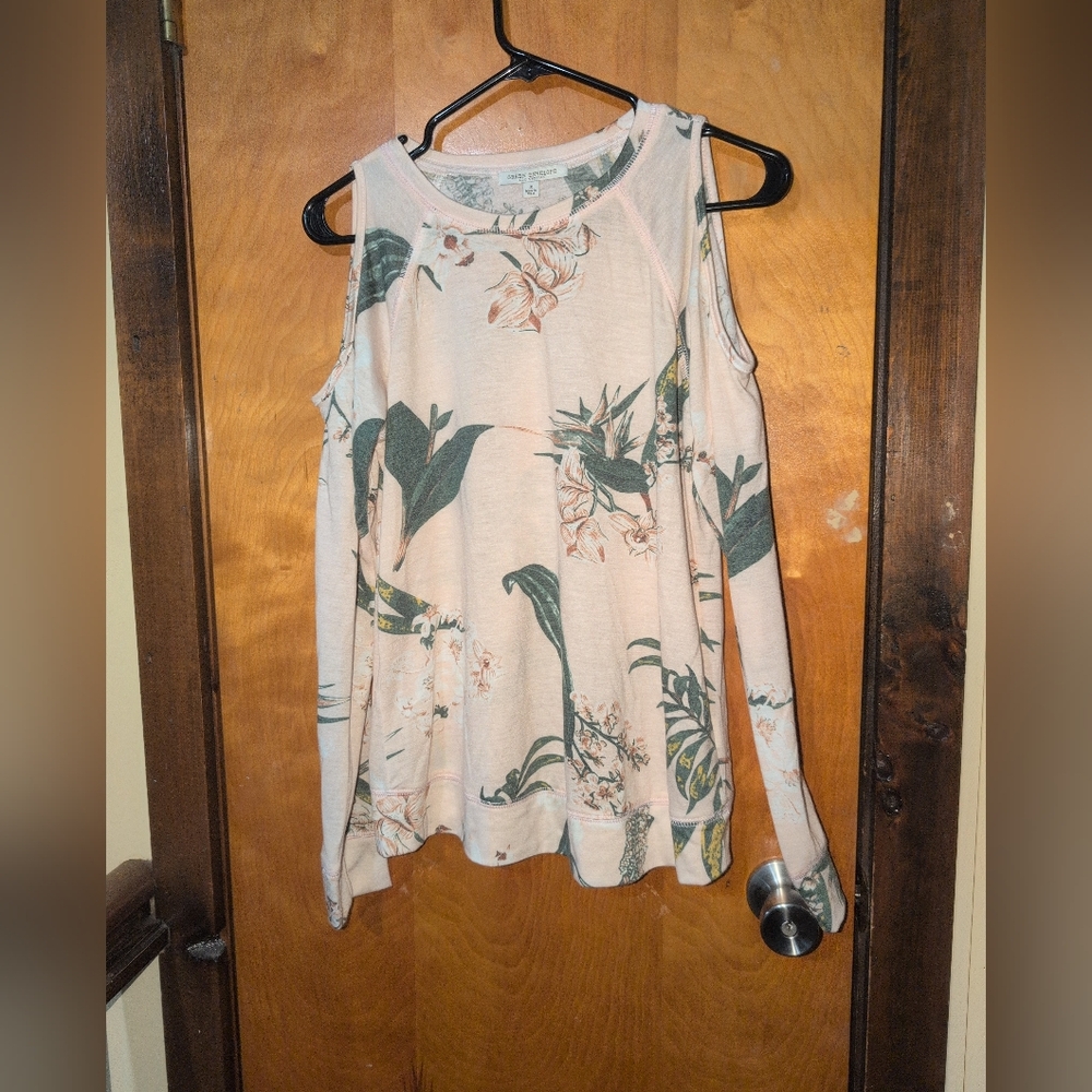 Green Envelope Woman's Small Cold Shoulder Long Sleeve Shirt